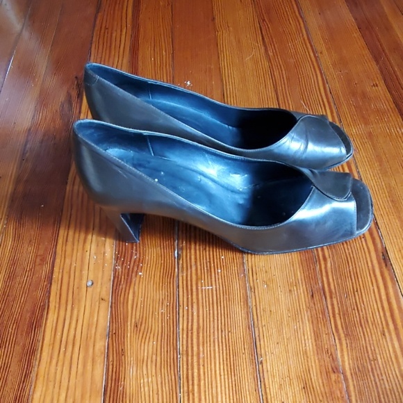 Banana Republic shoes - Picture 2 of 6